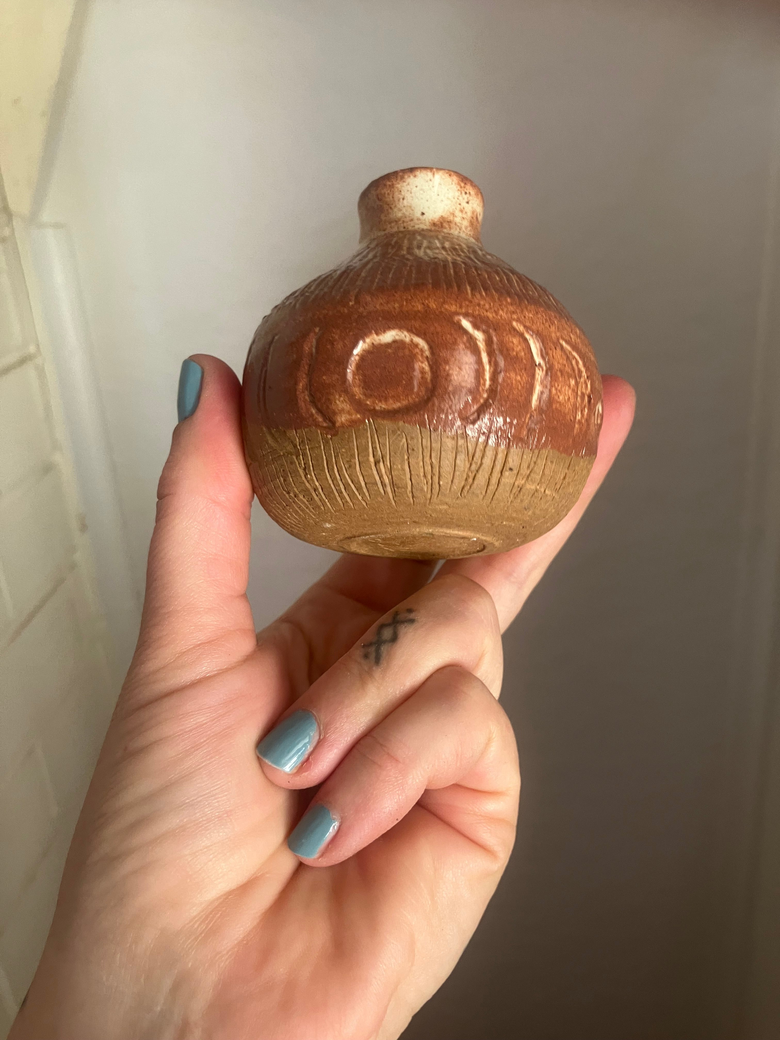 Alter vase
